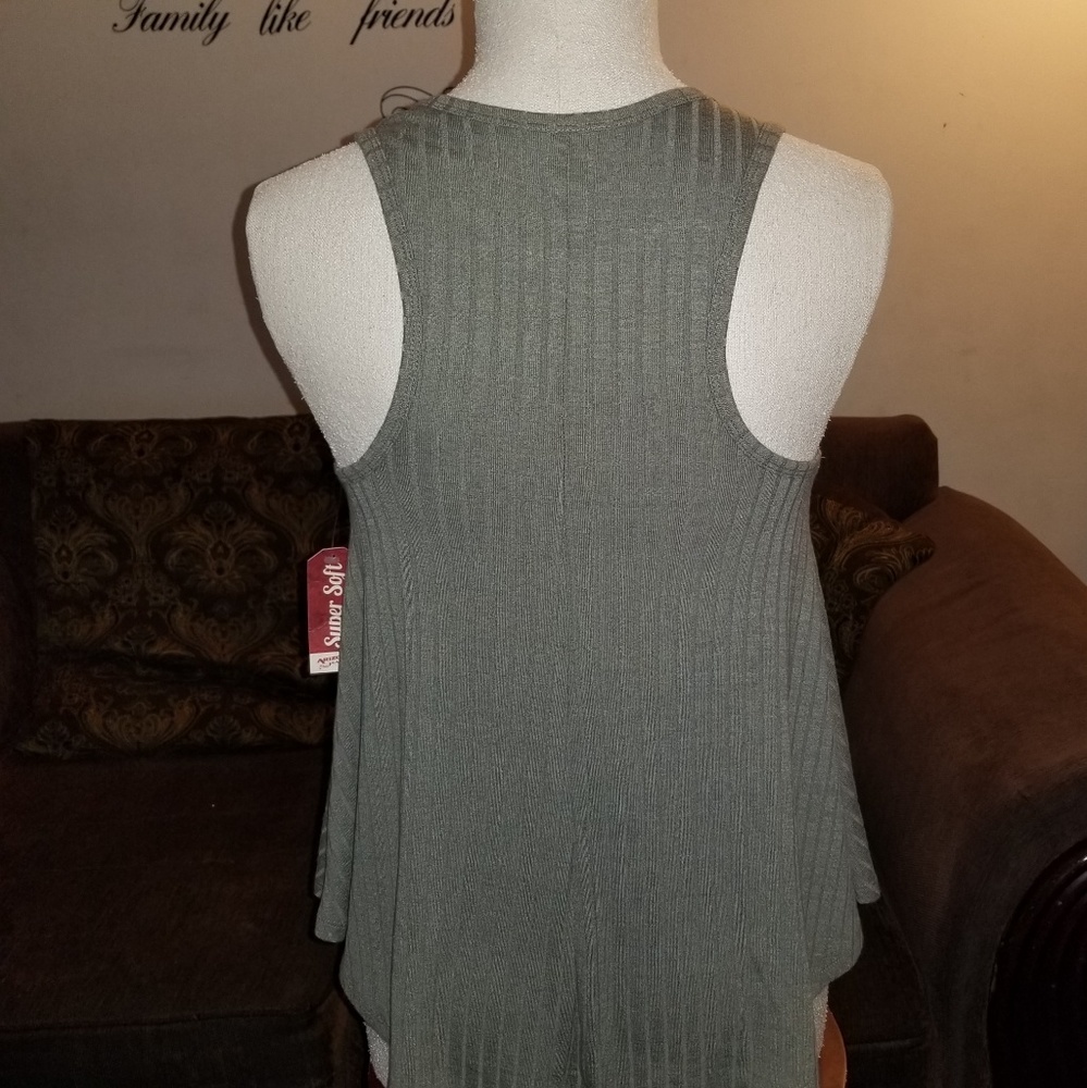 Arizona Olive Xtra Small Tunic Top NWT - Picture 3 of 6